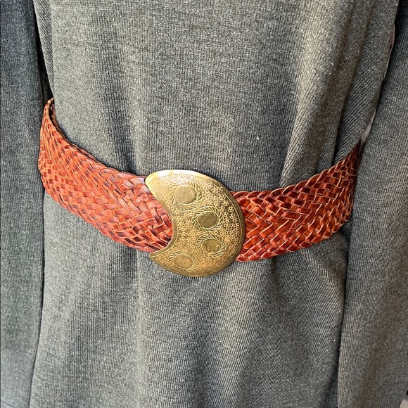 Vintage BOHO Moroccan Genuine Brown Leather Basket Weave Belt with Brass Buckle - Picture 2 of 13